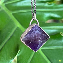 Load image into Gallery viewer, serrated