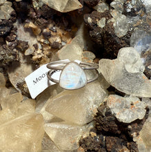Load image into Gallery viewer, Moonstone Double Band Ring - Size 10.75