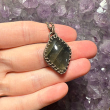 Load image into Gallery viewer, Labradorite Talisman Pendant