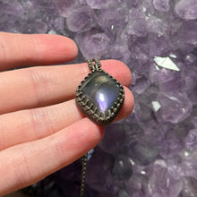 Load image into Gallery viewer, Labradorite Talisman Pendant