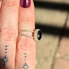 Load image into Gallery viewer, Amethyst Crown Double Band Ring - Size 6.75