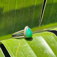 Load image into Gallery viewer, Chrysoprase Double Band Ring - Size 11.25