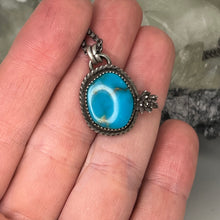 Load image into Gallery viewer, Turquoise Succulent Rope Pendant